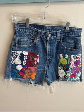 LEVI'S Cut-Off Upcycled BOHO Patches JEAN SHORTS SIZE 31